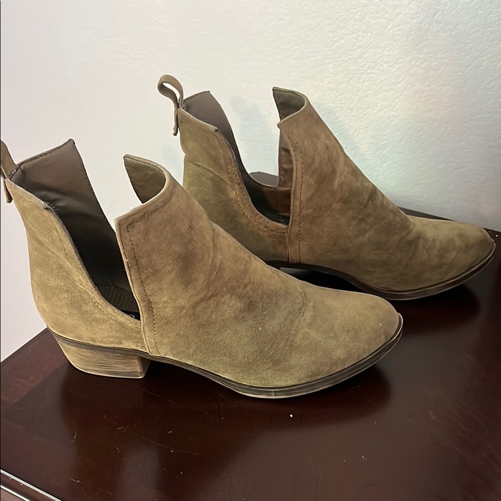 Breckelles Olive Green Ankle Booties with Elastic Panels